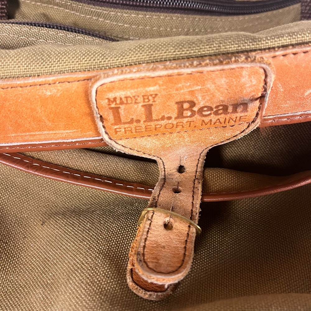 L.L. Bean vintage Men's Tan canvas leather  Duffel Bag medium size - Picture 2 of 16